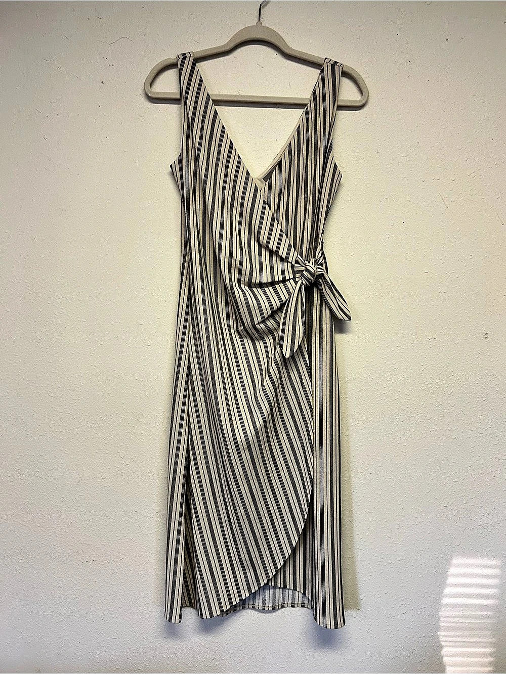 H&M Striped Wrap Midi Dress Size M – Beige/Black
